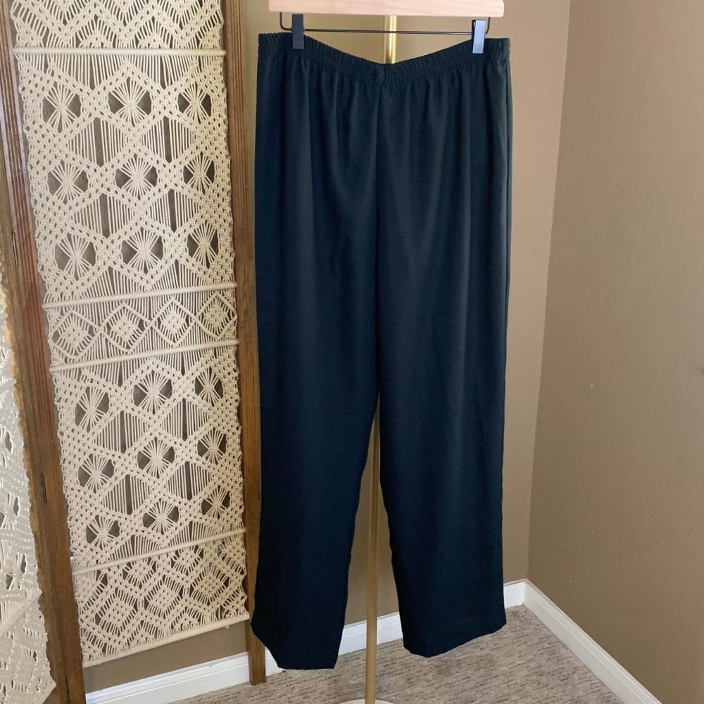 R&M Richards Petite Black Pull-On Pants - Classic & Comfortable -- Sz‎ 12P